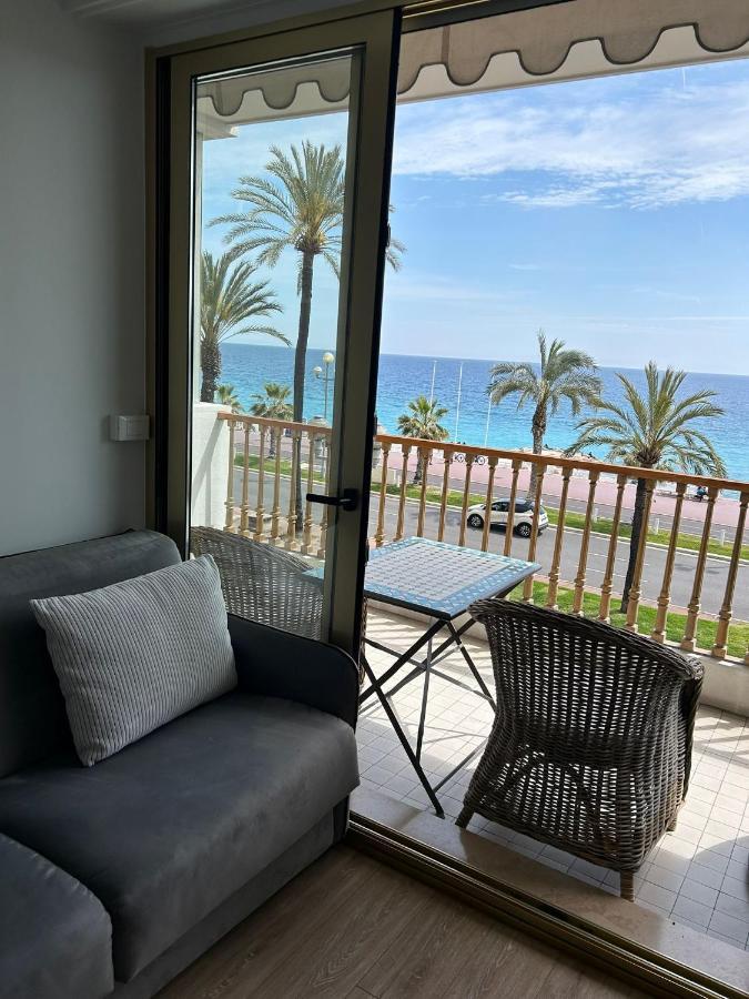 La Couronne Appartement A Niza Exterior foto