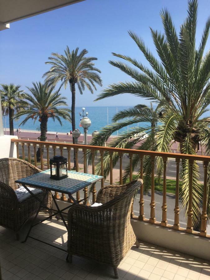 La Couronne Appartement A Niza Exterior foto